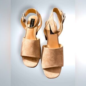 David Aaron Women’s Suede Block heel Open Toe Sandals Beige Size 8.5